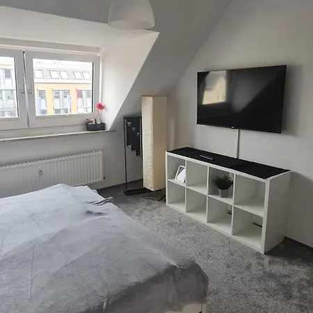 In Universitaets-naehe - Bus Und Parken Vor Der Tuer Apartamento *